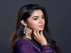 Krithi shetty Photos: దసరా శుభాకాంక్షలు చెబుతున్న ఉప్పెన భామ కృతి