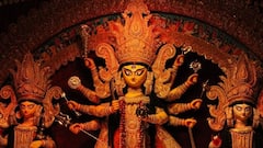 Durga Puja 2021: দশমীতে উৎসবের বাতাসে বিদায়ের সুর, উমার এবার শ্বশুরবাড়ি ফেরার পালা | Bangla News