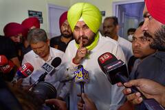 Congress Crisis: सिद्धू के इस्तीफे पर सस्पेंस बरकरार, कल वेणुगोपाल और रावत के साथ की बैठक