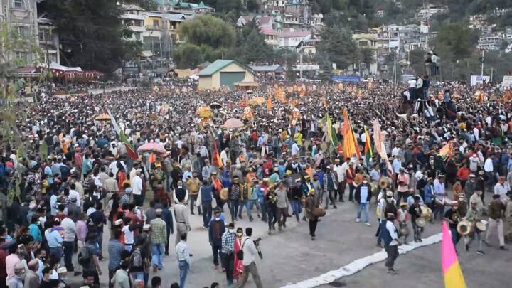 ਜ਼ਿਲ੍ਹਾ ਕੁੱਲੂ ਦੇ ਮੁੱਖ ਦਫ਼ਤਰ ਧਾਲਪੁਰ ਵਿਖੇ ਭਗਵਾਨ ਰਘੂਨਾਥ ਦੀ ਰੱਥ ਯਾਤਰਾ ਦੇ ਨਾਲ ਅੰਤਰਰਾਸ਼ਟਰੀ ਦੁਸਹਿਰਾ ਉਤਸਵ ਦੀ ਸ਼ੁਰੂਆਤ ਹੋਈ ਹੈ।