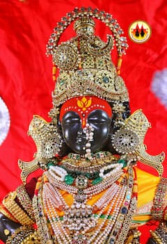 विजयादशमीला 'विठुराया' गुराखी रुपात तर 'रुक्मिणी माता' विजयालक्ष्मी रुपात सजली