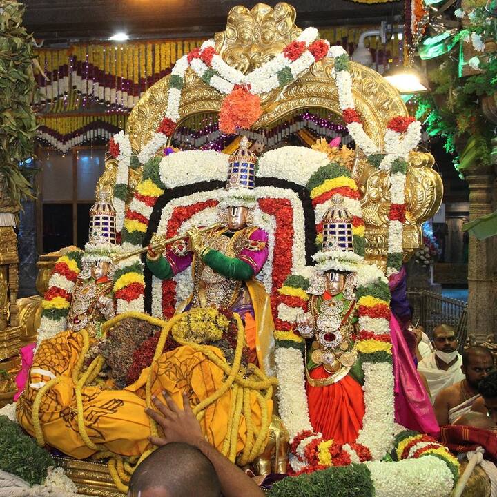 கோவிந்தா ஹரி கோவிந்தா கோகுல நந்தன கோவிந்தா