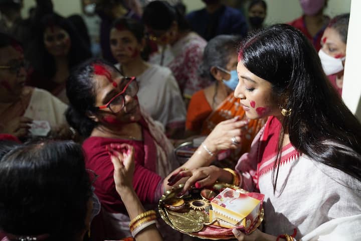 প্রথমে বাণিজ্যিক ছবির হাত ধরেই বাংলা ছবির পর্দার আসেন পাওলি। তবে জনপ্রিয়তা আসে অন্যধারার ছবির হাত ধরে। পাওলি হয়ে ওঠেন চরিত্রাভিনেতা।