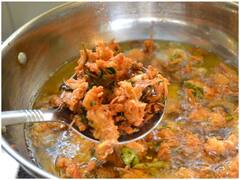Kitchen Hacks: पूरियां तलने के बाद बचे हुए तेल का फिर न करें इस्तेमाल, सेहत को हो सकता है नुकसान