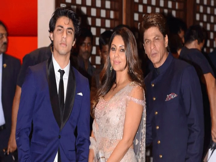 Aryan Khan started crying after seeing Shah Rukh and Gauri On Video Call Aryan Khan Video Call: पापा Shah Rukh और मम्मी Gauri को देखते ही बिलख कर रोने लगे आर्यन खान, ऐसी थी तीनों की हालत