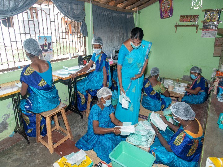 கேவலமா பாத்தவங்க இன்னைக்கு பெரும படுறாங்க.. மூலிகை நாப்கின்ஸ் தயாரிக்கும் பெண்கள்!!