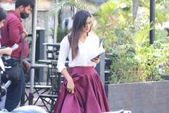 न चेहरे पर हंसी, न हसीन मुखड़े पर रौनक.... उदास और मुरझाई सी नजर आईं Shweta Tiwari