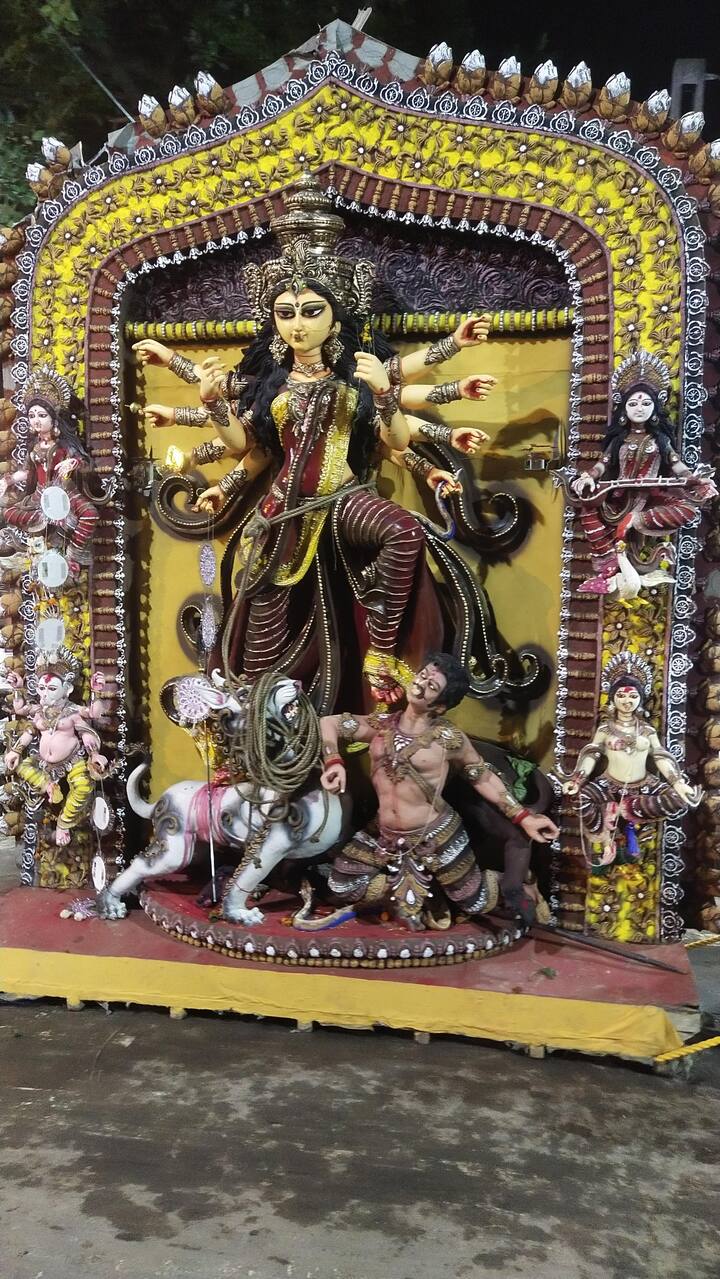 আলিপুর আবহাওয়া দফতরের পূর্বাভাস, রবিবার থেকে ভারী বৃষ্টির সম্ভাবনা দক্ষিণবঙ্গের জেলাগুলিতে।  সঙ্গে বইতে পারে ঝোড়ো হাওয়া।  বুধবার, লক্ষ্মীপুজোর দিন পর্যন্ত চলতে পারে বৃষ্টি।  আবহাওয়া দফতর সূত্রে খবর, উত্তরবঙ্গেও ওপরের দিকের জেলাগুলিতে সোম ও মঙ্গলবার ভারী বৃষ্টির সম্ভাবনা। ( ছবি: সৌমিত্র রায়)