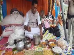 मां दुर्गा के दर्शन को निकले BJP विधायक बने 'फेरीवाले', मेले में लगाई झालमुड़ी की दुकान, वीडियो VIRAL 