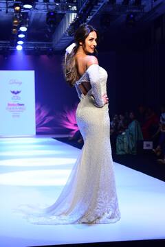 Malaika Arora White Bride: 47 की उम्र में व्हाइट ब्राइडल लुक में मलाइका अरोड़ा की तस्वीरें आईं सामने, शुरू हुए चर्चे