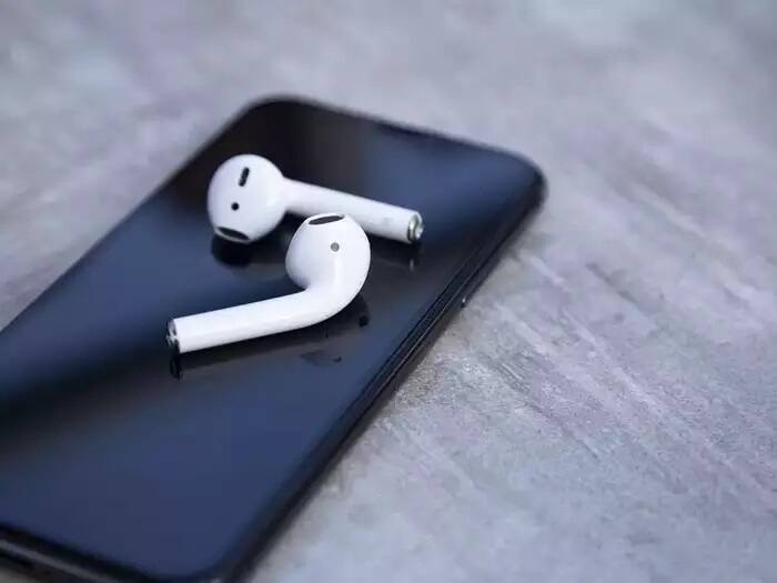 Now apple airpods pro free repair or replacement program is valid for three years know are you eligible for it or not હવે ત્રણ વર્ષ સુધી ફ્રીમાં રિપેર કે રિપ્લેસ કરાવી શકાશે Apple AirPods Pro, જાણો શું છે શરતો