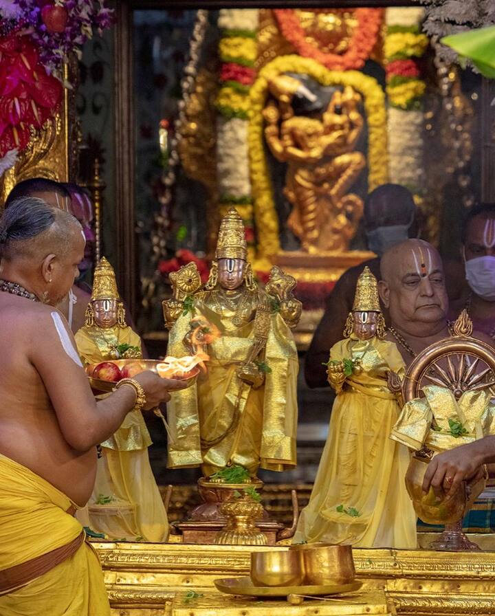 பக்த வத்சலா கோவிந்தா பாகவத ப்ரிய கோவிந்தா