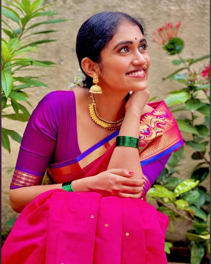 रिंकूने तिच्या फिटनेसकडे विशेष लक्ष देत आहे. वर्क- आऊट करतानाचे फोटो आणि व्हिडीओ रिंकू शेअर करत असते. (photo credit: rinku rajguru:instagram)