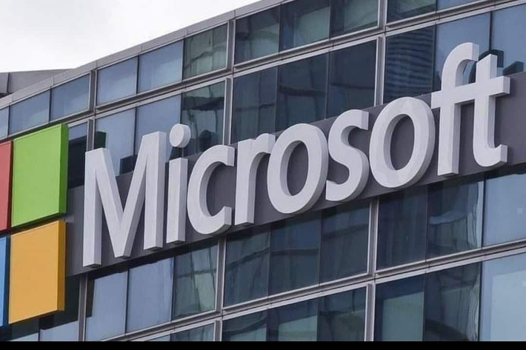 Microsoft Fixes Bug That Shut Down Work Emails On New Year Microsoft Fixes Bug That Shut Down Work Emails On New Year