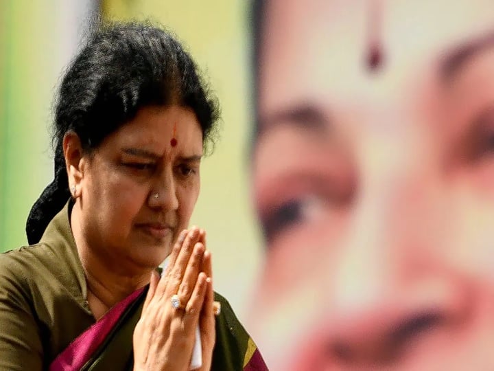 Sasikala has changed the title of Tiyagath Thalaivi to 'Puratchi Thaai' Exclusive: இனி ‛தியாகத் தலைவி’ இல்லை... ‛புரட்சித் தாய்’ ஆனார் சசிகலா! மாற்றத்திற்கு காரணம் என்ன?