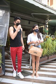 सूट सलवार छोड़ डेनिम शॉर्ट्स और हाफ शर्ट में दिखीं Sara Ali khan तो बनियान में नजर आए भाई Ibrahim, मां Amrita Singh के साथ यहां हुए स्पॉट