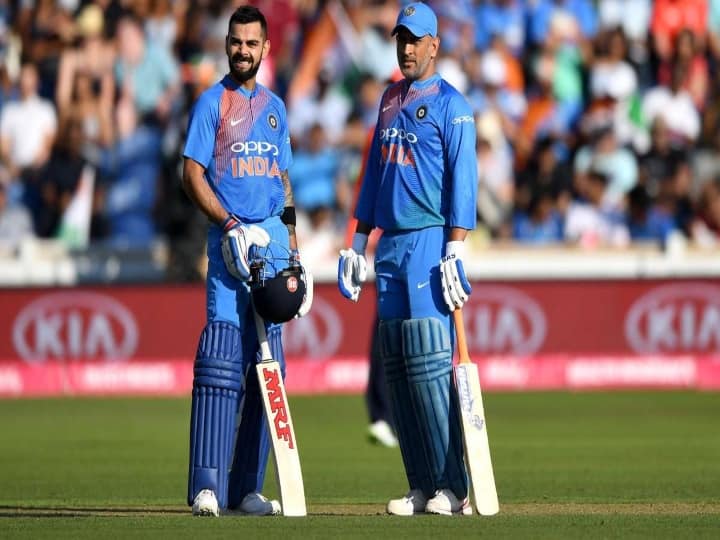 Kohli said – Dhoni is excited to come to the dressing room, will increase the enthusiasm of the team Kohli said – Dhoni is excited to come to the dressing room, will increase the enthusiasm of the team
