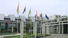 Separatist leader Syed Ali Shah Geelani's grandson fired from govt job