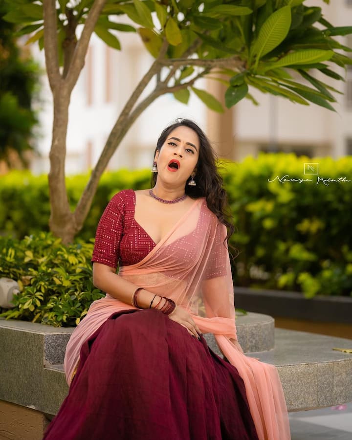 దీప్తి సునయనా అందాల విందు.. తగ్గేదేలే అంటున్న బిగ్ బాస్ బ్యూటీ! - Image Credit: Deepthi Sunaina/Instagram