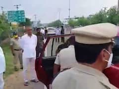 Harish Rao Car Checking: హరీష్ రావు వాహనం ఆపి తనిఖీ చేసిన పోలీసులు