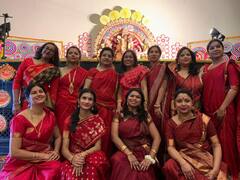 লন্ডনের দুর্গাপুজোয় দীক্ষামঞ্জরীর ছাত্রীদের নৃত্যানুষ্ঠান, অংশ নিলেন ডোনা গঙ্গোপাধ্যায়