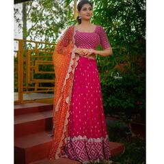 Anchor Varshini Photos: బాపు బొమ్మలా అందాల వర్షిణి