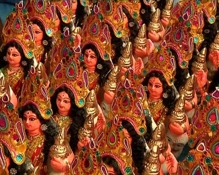 দুর্গাপুজোয় বৃষ্টি নিয়ে আশঙ্কা থাকলেও, মোটামুটি ভালই ছিল আবহাওয়া।