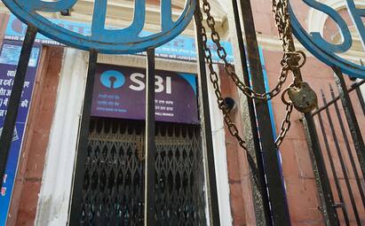 bank-holidays-in-november-banks-to-close-for-6-out-of-15-days-from-today-check-list Bank Holidays November: ১৫ দিনে ৬দিন ব্যাঙ্ক বন্ধ, আপনার এলাকায় খবর কী ?