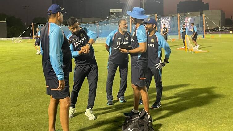 T20 World Cup Team India Camp MS Dhoni joins team warm welcome new role Bcci MSD Joins Team India: আইপিএল জিতেই টিম বিরাটদের ক্যাম্পে যোগ ধোনির, ভাইরাল ছবি
