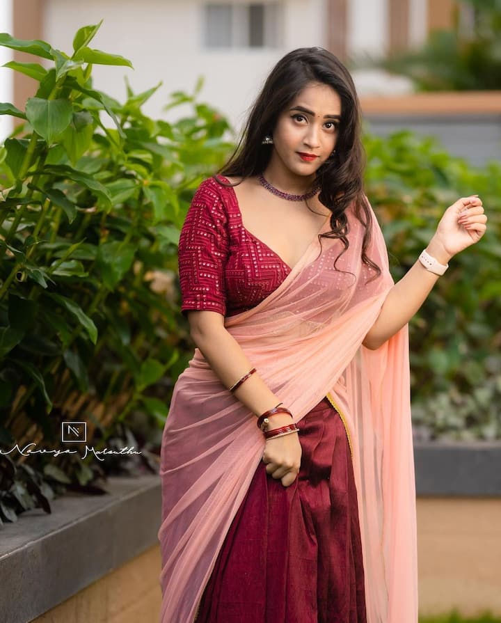 దీప్తి సునయనా అందాల విందు.. తగ్గేదేలే అంటున్న బిగ్ బాస్ బ్యూటీ! - Image Credit: Deepthi Sunaina/Instagram
