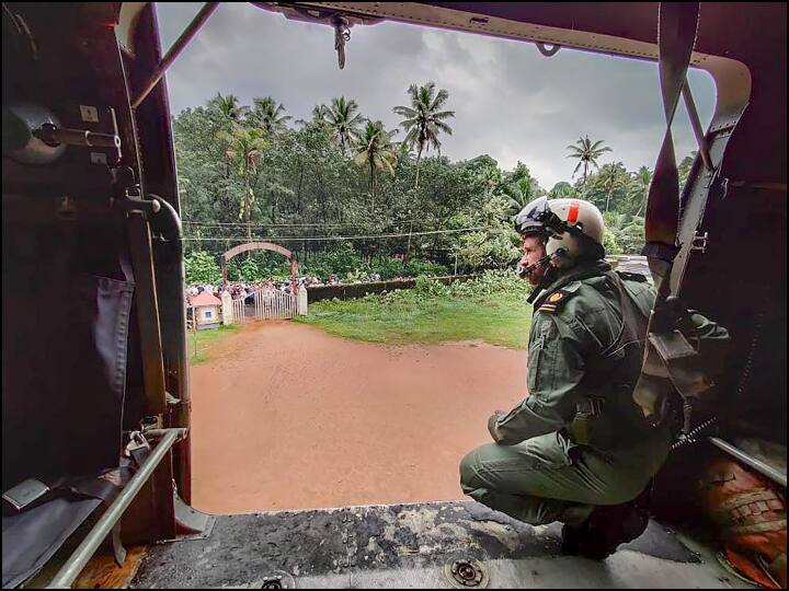 Kerala Heavy Rain: Death toll due to heavy rains & landslide in Kerala stands at 21 Kerala Heavy Rain: केरल में आसमानी आफत में गई 26 लोगों की जान, इन इलाकों में हालात बेहद खराब, PM मोदी ने की CM विजयन से बात