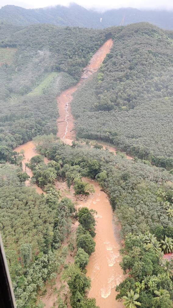 केरळमध्ये पावसाचं थैमान, मुसळधार पावसाचे छायाचित्रे!