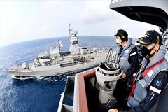 Malabar 2021 | बंगालच्या उपसागरात मलबार युद्धसराव... पाहा फोटो!