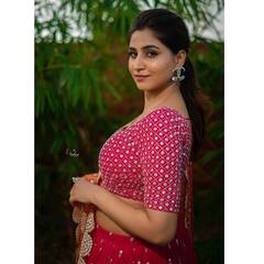 Anchor Varshini Photos: బాపు బొమ్మలా అందాల వర్షిణి