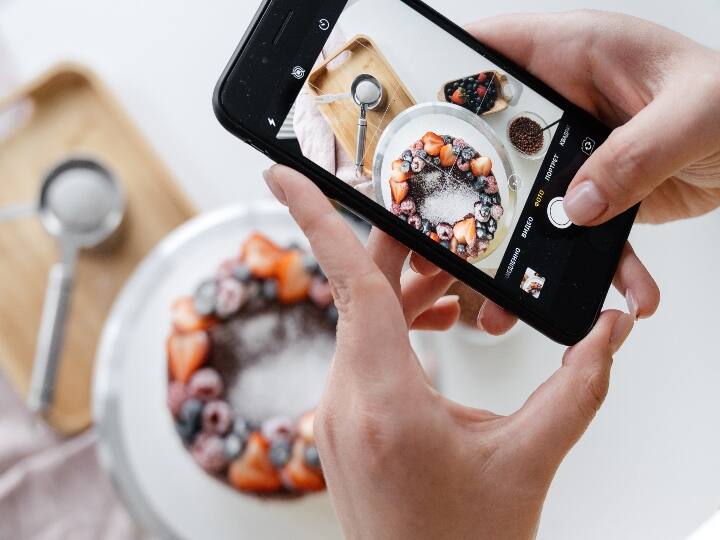 Posting food pictures on Instagram can make you gain weight: Study Instagram: ఇన్ స్టాలో ఫుడ్ ఫోటోలు షేర్ చేసే వారికి ఓ హెచ్చరిక... బరువు పెరుగుతారు జాగ్రత్త