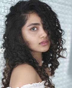 Anupama Parameswaran Pics: மயிலாஞ்சி மயிலாஞ்சி..க்ளாமரஸ் அனுபமா க்ளிக்ஸ்..!