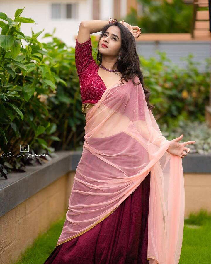 దీప్తి సునయనా అందాల విందు.. తగ్గేదేలే అంటున్న బిగ్ బాస్ బ్యూటీ! - Image Credit: Deepthi Sunaina/Instagram