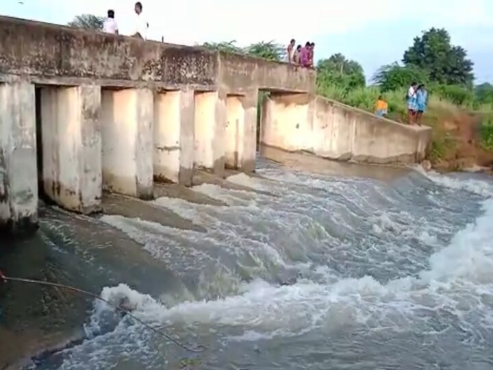 பாலாற்றில் வெள்ளம்...! - கம்ப கால்வாயில் நீர்வரத்து அதிகரிப்பால் வேகமாக நிரம்பும் செம்பரம்பாக்கம் ஏரி...!