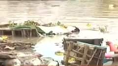 Idol Immersion: কড়া নজরদারিতে দ্বাদশীতেও ঘাটে ঘাটে চলছে প্রতিমা নিরঞ্জন | Bangla News