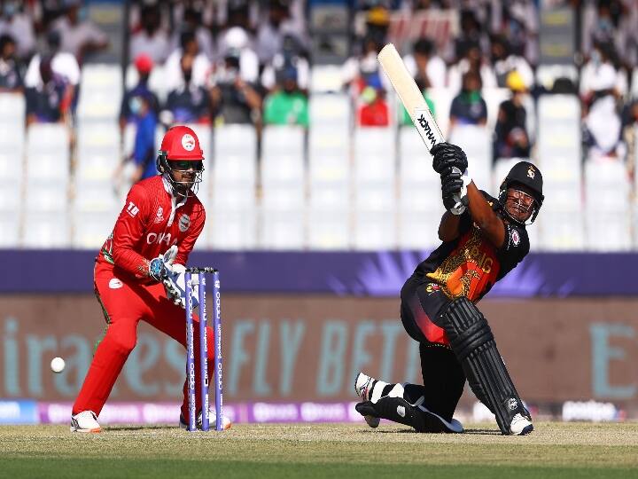 T20 World Cup, Oman vs PNG: எதிர்பார்க்காத ஆட்டம்.. உலகக் கோப்பையின் முதல் போட்டியிலேயே சாதனை செய்து  அசரடித்த  ஓமன் அணி.!