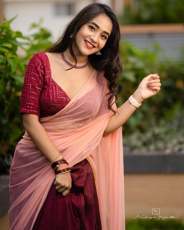 దీప్తి సునయనా అందాల విందు.. తగ్గేదేలే అంటున్న బిగ్ బాస్ బ్యూటీ! - Image Credit: Deepthi Sunaina/Instagram