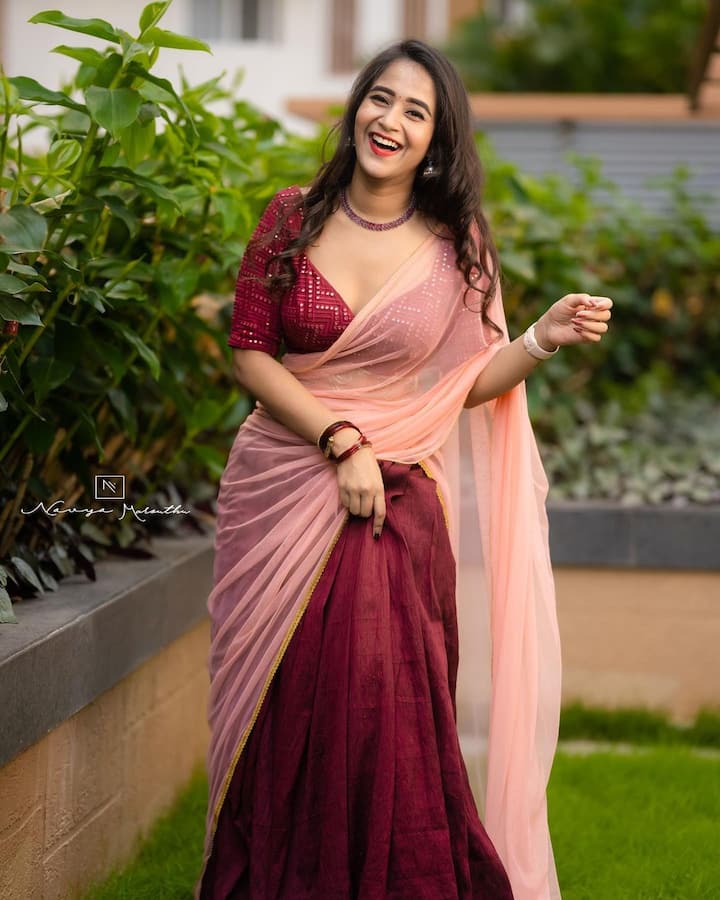 దీప్తి సునయనా అందాల విందు.. తగ్గేదేలే అంటున్న బిగ్ బాస్ బ్యూటీ! - Image Credit: Deepthi Sunaina/Instagram