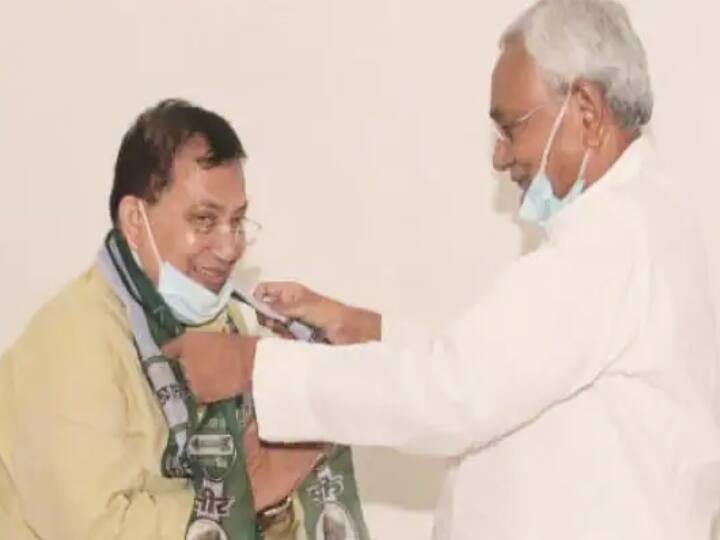 Bihar Politics: Salim Parvez Join JDU and he React on RJD and Lalu Prasad Yadav ann Bihar Politics: JDU में आते ही सलीम परवेज ने RJD को दिखाई आंख, 'जो घर नहीं संभाल सकता वो बिहार क्या संभालेगा'