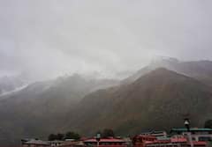 Uttarakhand: भारी बारिश के चलते Char Dham Yatra रोकी गई, SDRF और NDRF तैनात। Hindi news