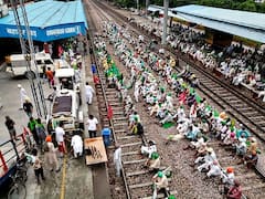 Farmers Stage ‘Rail Roko’ Protest Over Lakhimpur Case, SKM Demands MoS Ajay Mishra’s Dismissal & Arrest