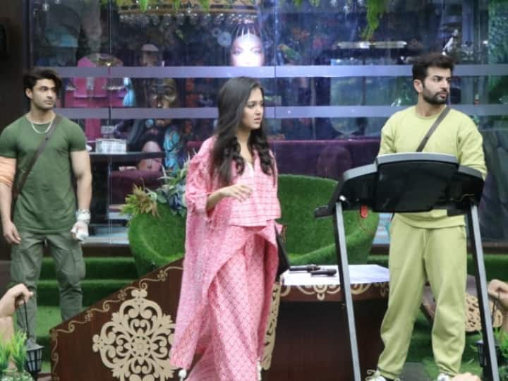 Bigg Boss 15: Tejasswi Prakash Calls Jay Bhanushali 'Sore Loser' During Captaincy Task, Their Friendship To End Video Bigg Boss 15: Tejasswi Prakash Calls Jay Bhanushali 'Sore Loser' During Captaincy Task, Fans Hail Pratik As 'Real Gamer'