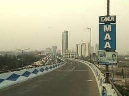 MAA Flyover Bike Accident In Kolkata, Traffic Rule In Question MAA Flyover Accident : রাতে মা উড়ালপুলে দুর্ঘটনা! নিষেধ সত্ত্বেও ১০ টার পর বাইক উঠল কী করে?
