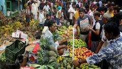Durga Puja 2021: লক্ষ্মীপুজোর মুখে বাজারে দামে আগুন, ছ্যাঁকায় হাঁসফাঁস অবস্থা আমজনতার | Bangla News