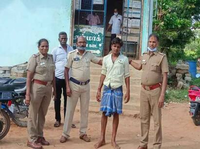 Employees who refused to deliver free bottles of liquor .. ஓசி குவாட்டர் கேட்ட இளைஞர்... மறுத்ததால் கடைக்குள் வைத்து பூட்டினார்... பின்னர் மாட்டினார்!