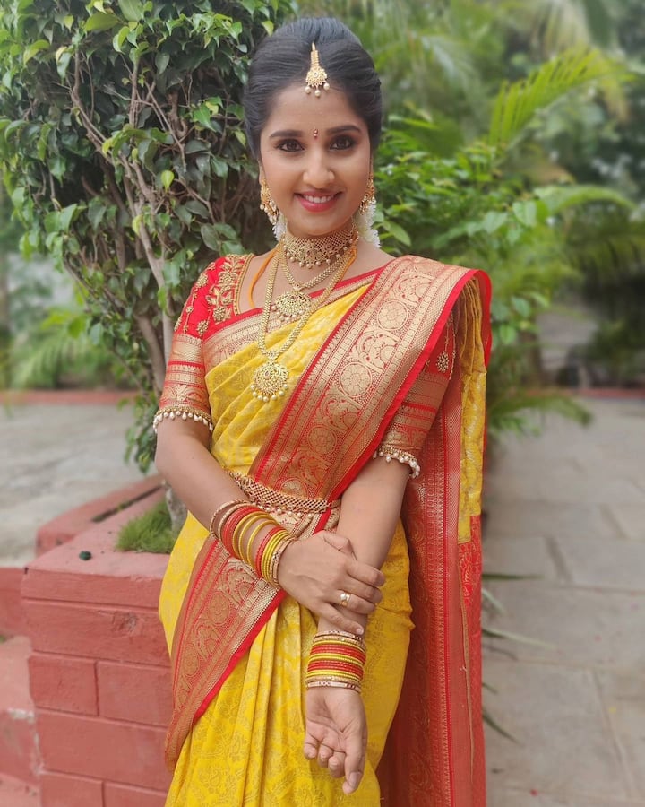 ఈ కన్నడ ముద్దుగుమ్మా అందంమైన అమాయకత్వంతో తెలుగు ప్రేక్షకులకు దగ్గరైయింది.(Image credit/ Meghana Lokesh Instagram)
